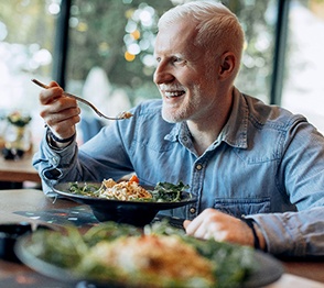 Man eating a healthy meal