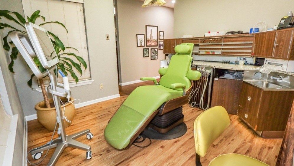 Dental treatment chair